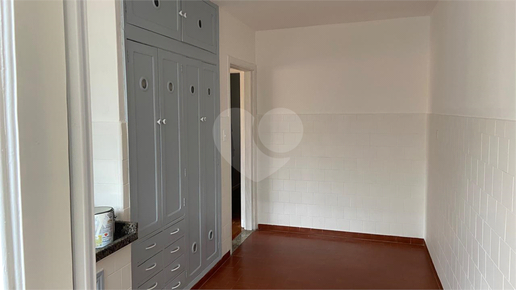 Apartamento 80m2 no Jardim São Paulo, próximo ao MIRANTE DE SANTANA, ÓTIMA LOCALIZAÇÃO, com 2 dorm.  2 banheiros, sala, cozinha com armário. Sacada. Próximo aos melhores comércios da região, padarias, farmácias, escolas, bancos, supermercados, 10 min do 