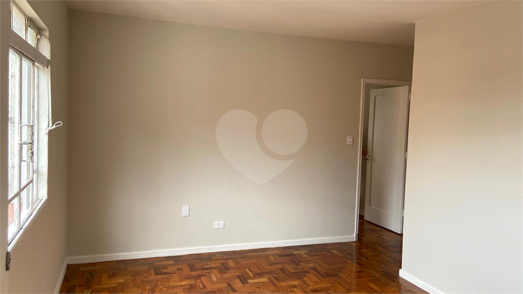 Apartamento 80m2 no Jardim São Paulo, próximo ao MIRANTE DE SANTANA, ÓTIMA LOCALIZAÇÃO, com 2 dorm.  2 banheiros, sala, cozinha com armário. Sacada. Próximo aos melhores comércios da região, padarias, farmácias, escolas, bancos, supermercados, 10 min do 