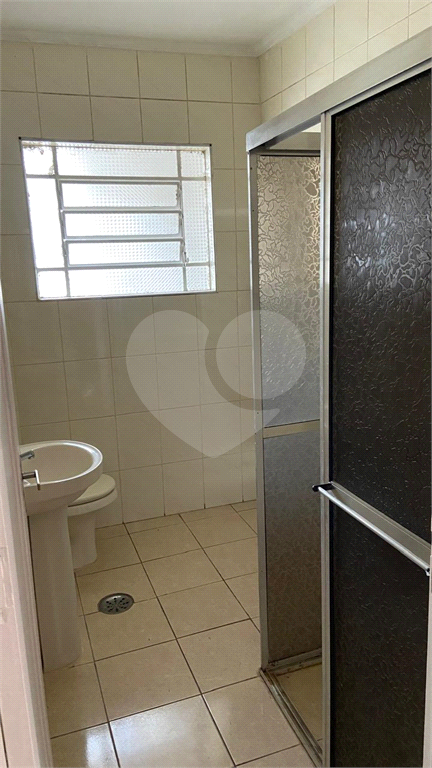 Apartamento 80m2 no Jardim São Paulo, próximo ao MIRANTE DE SANTANA, ÓTIMA LOCALIZAÇÃO, com 2 dorm.  2 banheiros, sala, cozinha com armário. Sacada. Próximo aos melhores comércios da região, padarias, farmácias, escolas, bancos, supermercados, 10 min do 