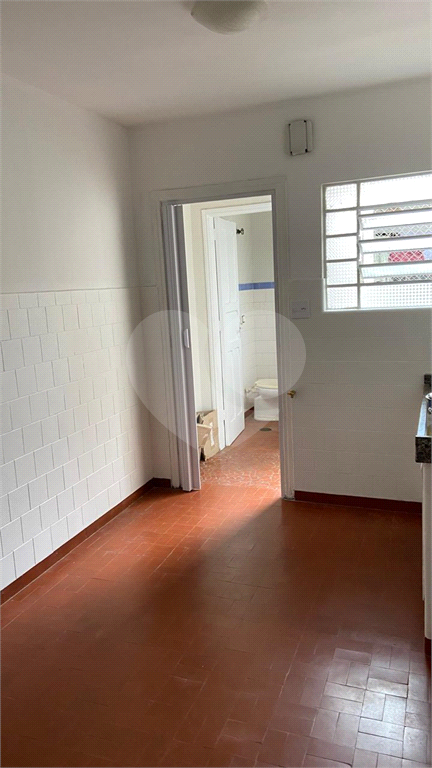 Apartamento 80m2 no Jardim São Paulo, próximo ao MIRANTE DE SANTANA, ÓTIMA LOCALIZAÇÃO, com 2 dorm.  2 banheiros, sala, cozinha com armário. Sacada. Próximo aos melhores comércios da região, padarias, farmácias, escolas, bancos, supermercados, 10 min do 