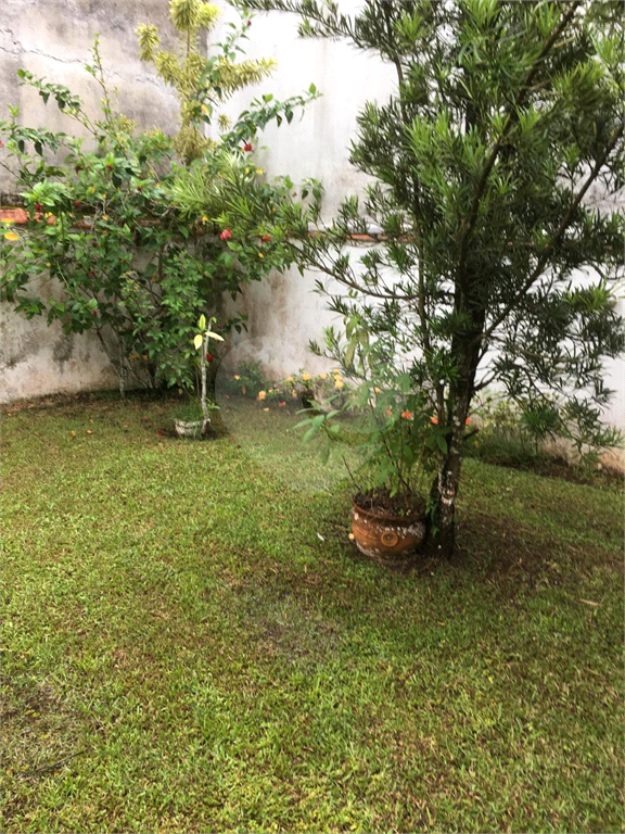 Casa em Itanhaém 3 suítes, sala de estar ampla, quintal grande e 4 vagas de garagem Itanhaém