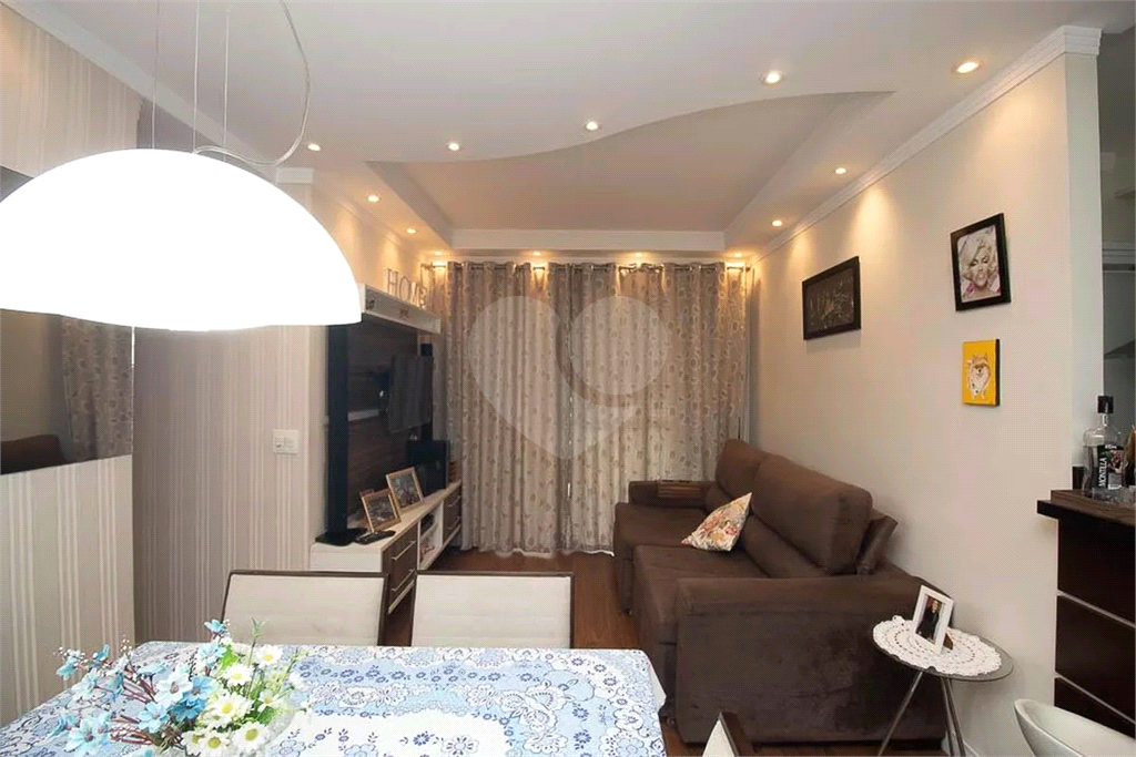 Apartamento com 2 dormitórios, sendo 1 suíte e vaga de garagem