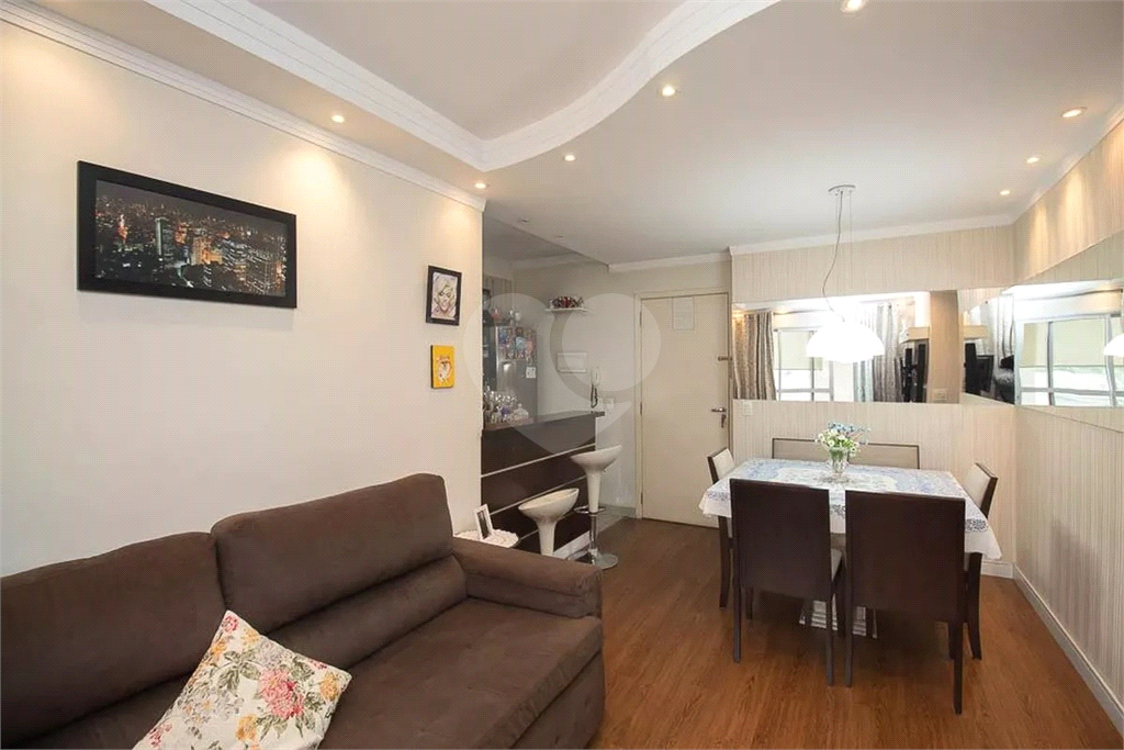 Apartamento com 2 dormitórios, sendo 1 suíte e vaga de garagem