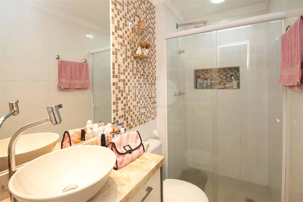 Apartamento com 2 dormitórios, sendo 1 suíte e vaga de garagem