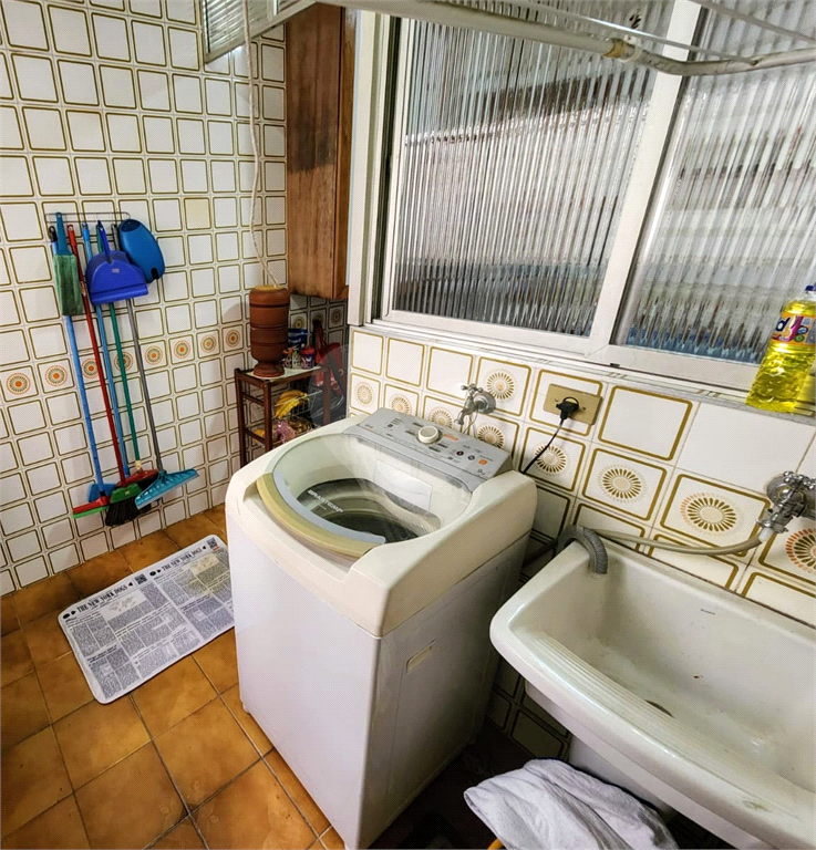 Vila Buarque, apartamento com 2 quartos. vaga de garagem