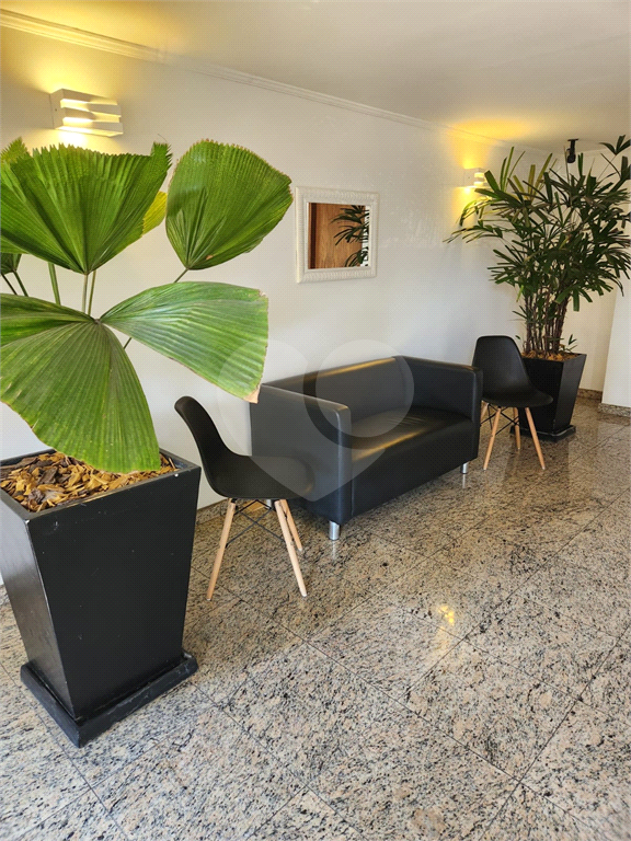 Vila Buarque, apartamento com 2 quartos. vaga de garagem