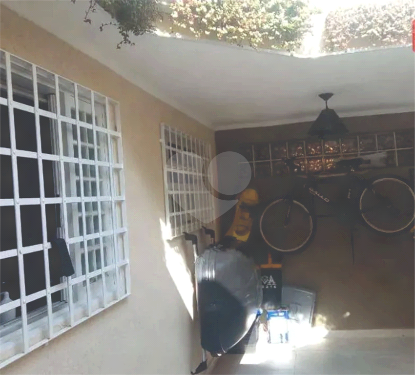 Sobrado à venda em Guarulhos com 3 dormitórios, 1 suíte com hidro e 3 vagas