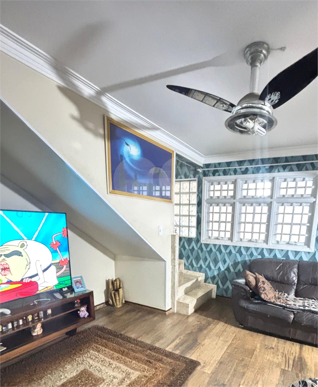 Sobrado à venda em Guarulhos com 3 dormitórios, 1 suíte com hidro e 3 vagas