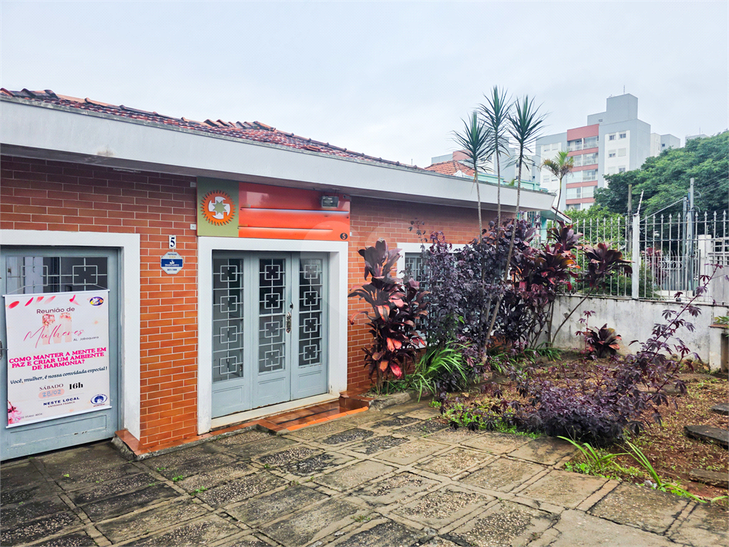 Casa Comercial - Jabaquara - 5 Salas - 6 Vagas - Venda / Compra