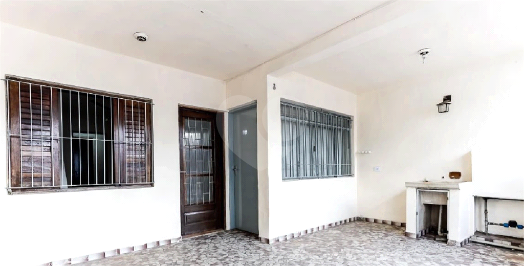 Oportunidade! Casa Ampla com 3 Quartos 2 vagas em Região Tranquila