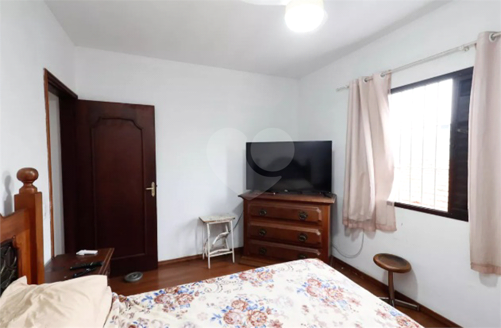 Casa - Vila Sabrina - 4 Quartos / Dormitórios - 2 Vagas - Venda / Compra