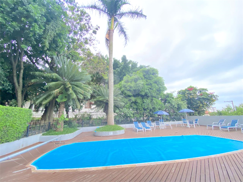 Apartamento com 2 quartos 3 vagas e sacada na Vila Pauliceia