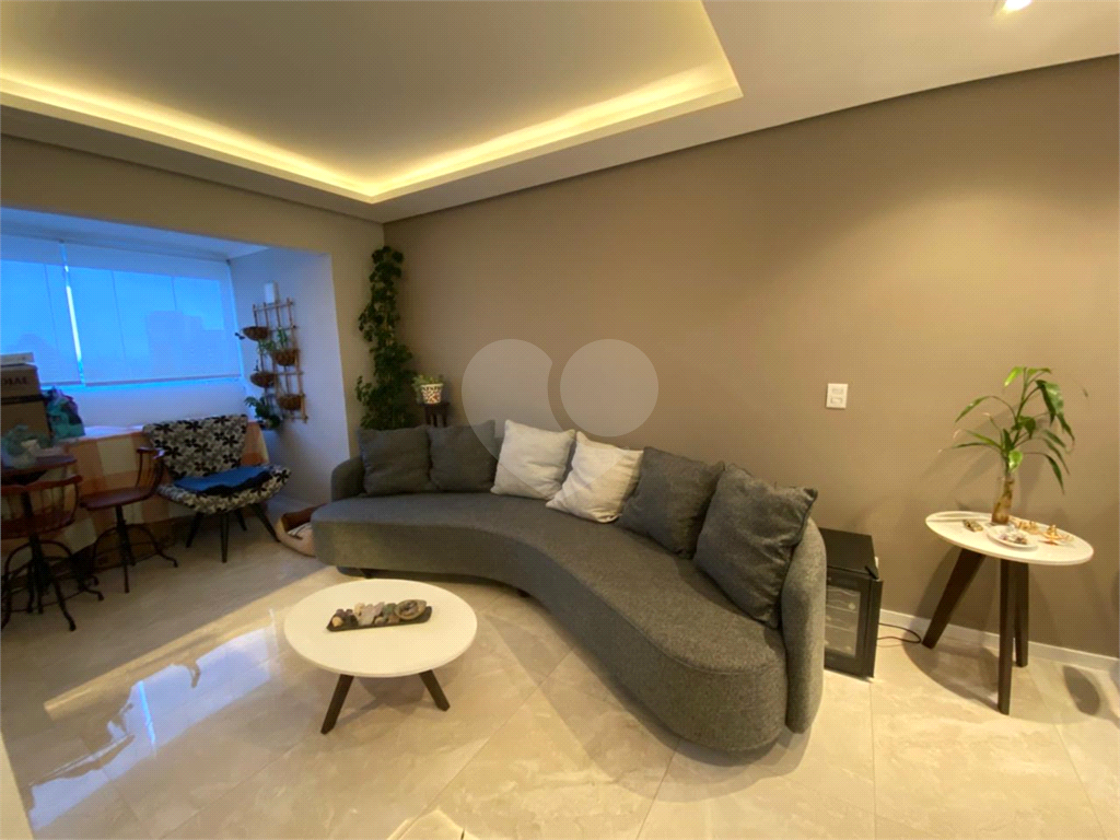 Apartamento com 2 quartos 3 vagas e sacada na Vila Pauliceia