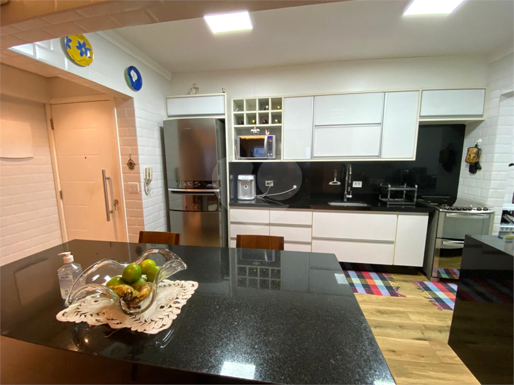 Apartamento com 2 quartos 3 vagas e sacada na Vila Pauliceia