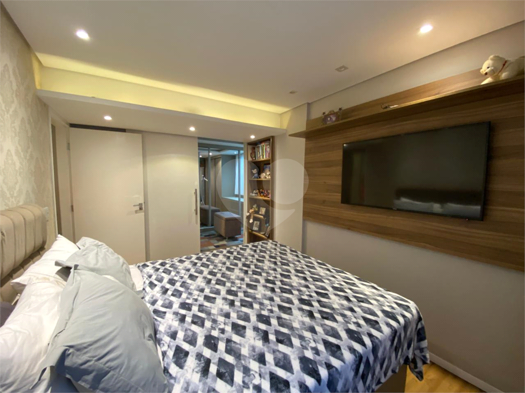 Apartamento com 2 quartos 3 vagas e sacada na Vila Pauliceia