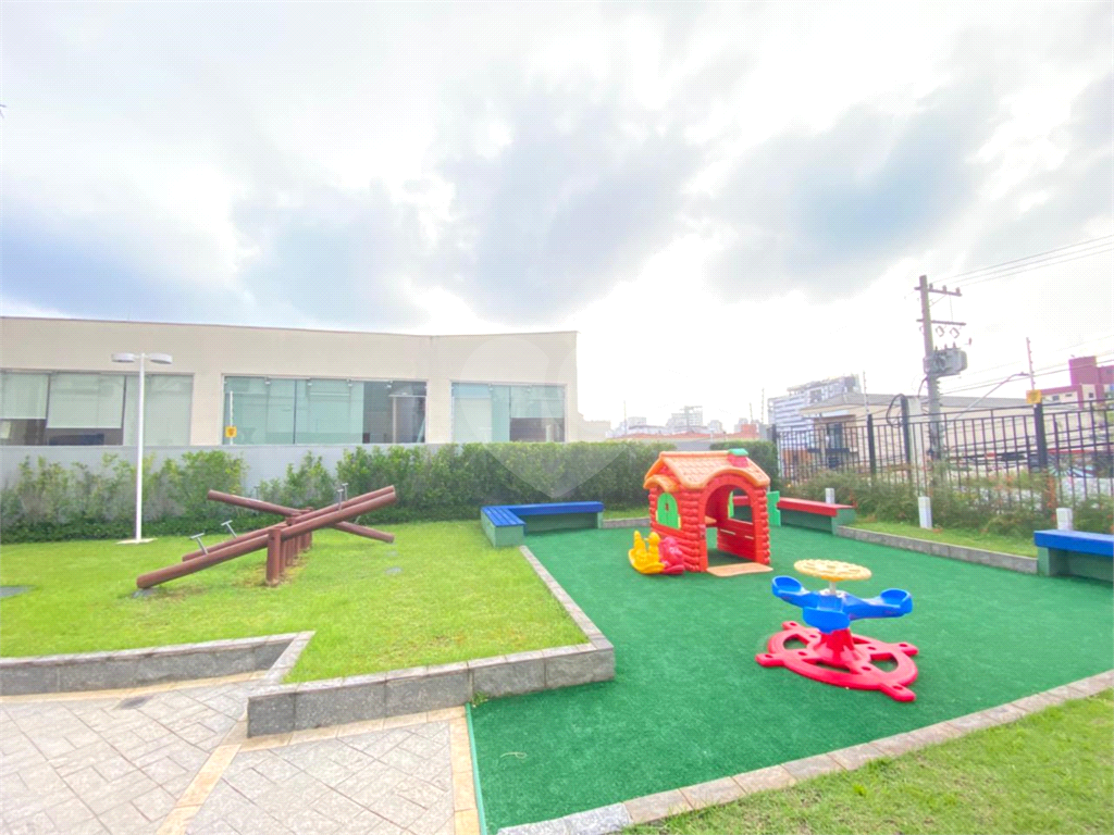 Apartamento com 2 quartos 3 vagas e sacada na Vila Pauliceia