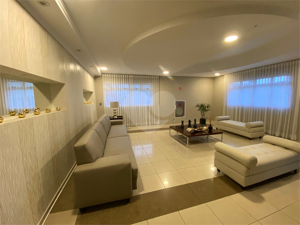 Apartamento com 2 quartos 3 vagas e sacada na Vila Pauliceia