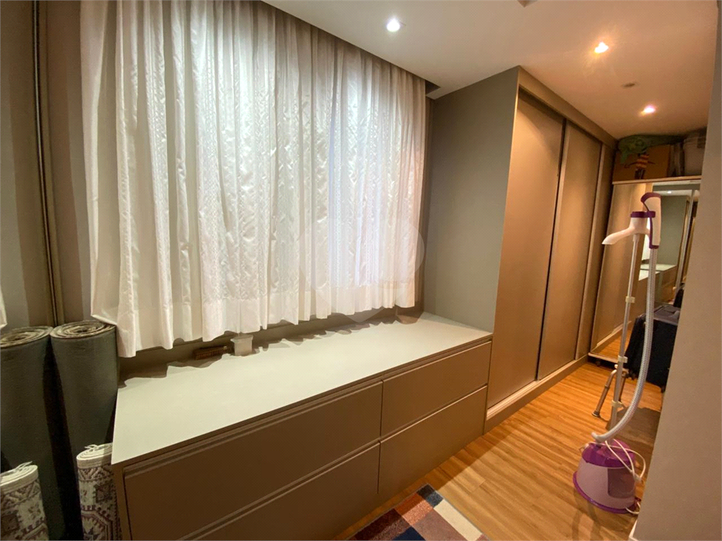 Apartamento com 2 quartos 3 vagas e sacada na Vila Pauliceia