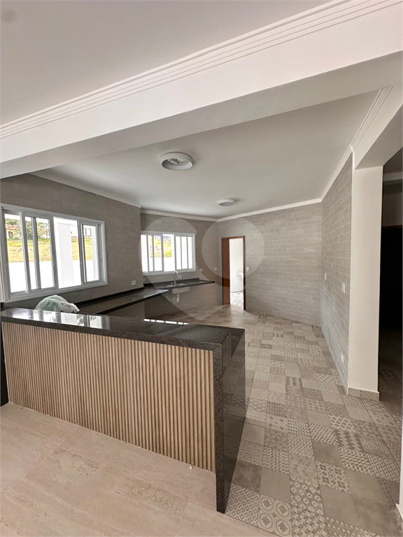 Casa Alto Padrão à Venda no Condomínio Alpes – 4 Dormitórios, Piscina, 2 Vagas, 1.000 m² de Terreno – Guararema/SP
