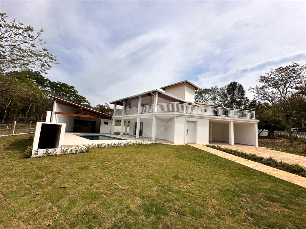 Casa Alto Padrão à Venda no Condomínio Alpes – 4 Dormitórios, Piscina, 2 Vagas, 1.000 m² de Terreno – Guararema/SP
