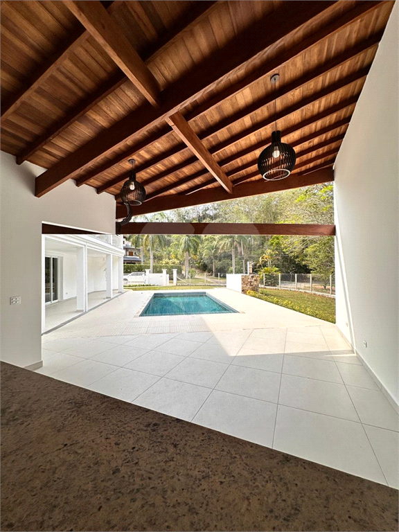 Casa Alto Padrão à Venda no Condomínio Alpes – 4 Dormitórios, Piscina, 2 Vagas, 1.000 m² de Terreno – Guararema/SP
