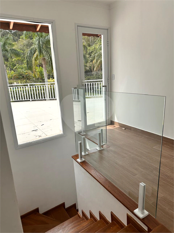 Casa Alto Padrão à Venda no Condomínio Alpes – 4 Dormitórios, Piscina, 2 Vagas, 1.000 m² de Terreno – Guararema/SP
