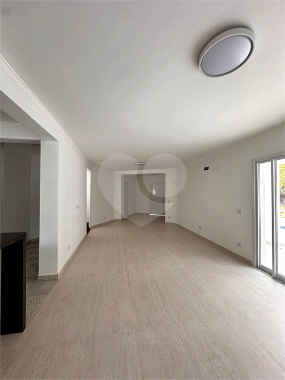 Casa Alto Padrão à Venda no Condomínio Alpes – 4 Dormitórios, Piscina, 2 Vagas, 1.000 m² de Terreno – Guararema/SP
