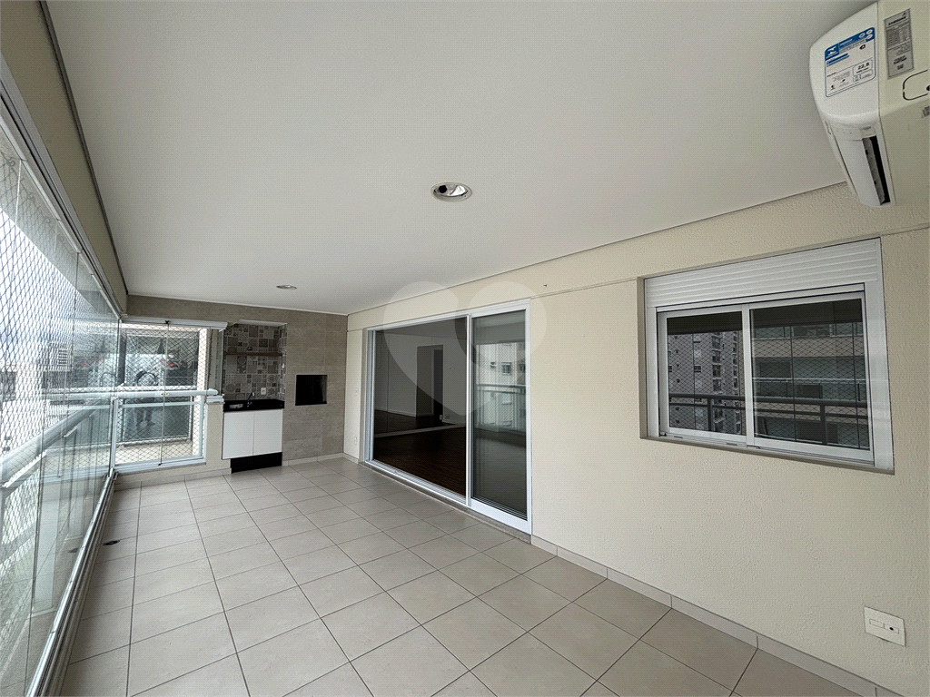 Apartamento com 4 dormitórios e 3 vagas na Barra Funda