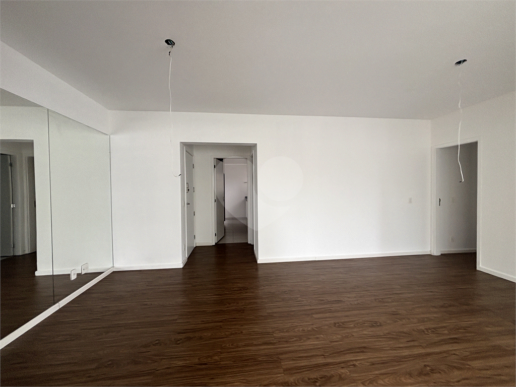 Apartamento com 4 dormitórios e 3 vagas na Barra Funda