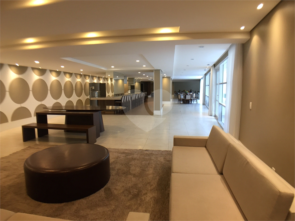 Apartamento com 4 dormitórios e 3 vagas na Barra Funda