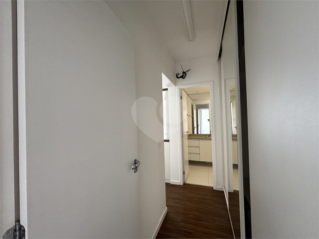 Apartamento com 4 dormitórios e 3 vagas na Barra Funda