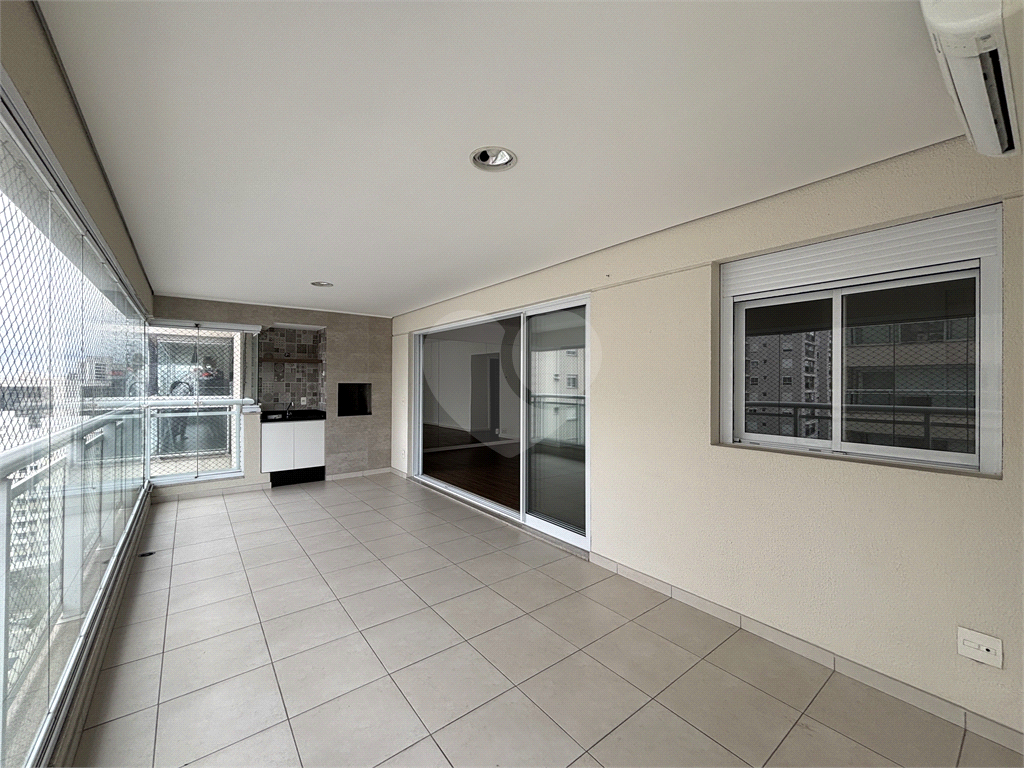 Apartamento com 4 dormitórios e 3 vagas na Barra Funda