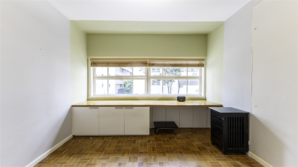APARTAMENTO À VENDA JARDIM PAULISTA COM 3 DORMITÓRIOS ( 1 SUÍTE ) - 1 VAGA - 175M2