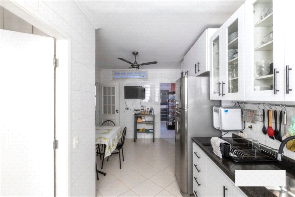 Apartamento à Venda - Santa Cecília, 3 Quartos, 160m2
Este espaçoso apartamento de 162 m² oferece uma combinação perfeita de conforto e localização privilegiada!!