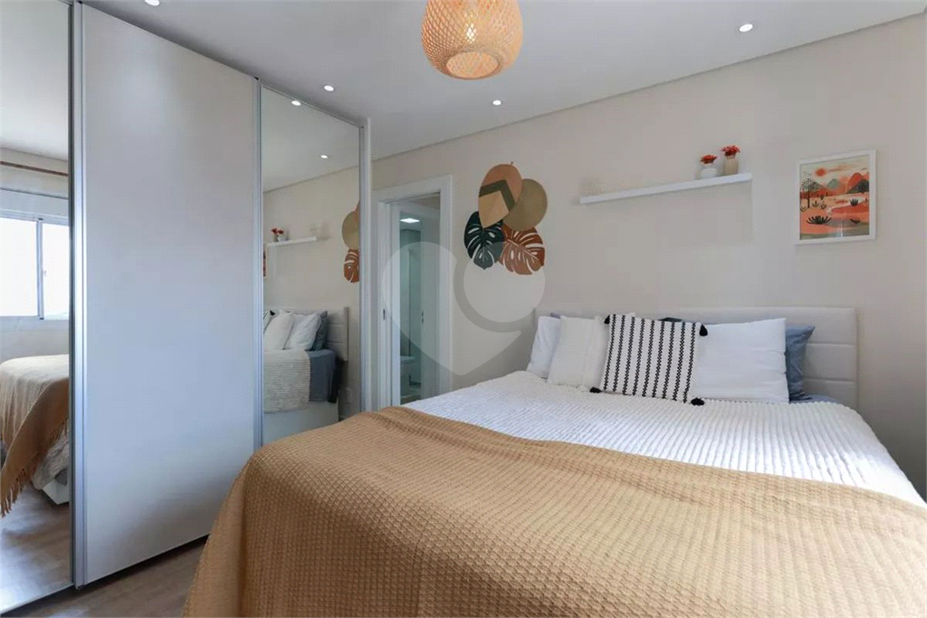 Apartamento á venda na Avenida do Guacá