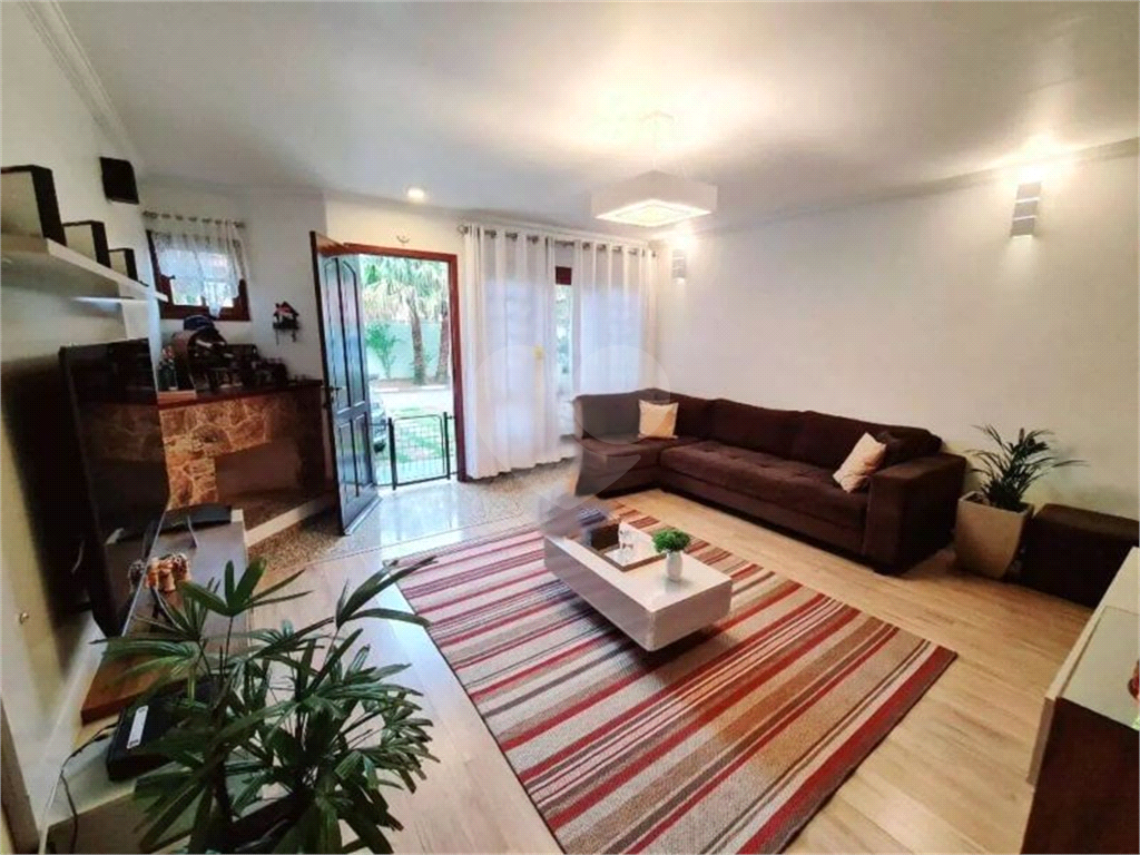 Casa de Condomínio à venda | 110 m² | 3 dormitórios, 1 suíte | 2 vagas no Horto Florestal!