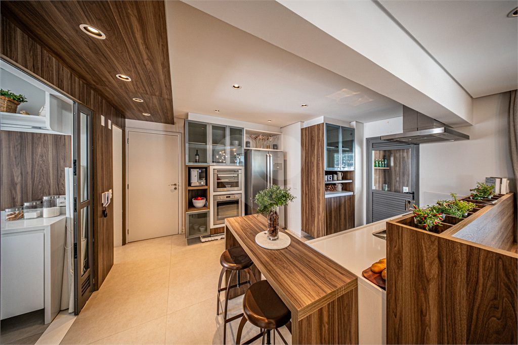 Onde a Sofisticação Encontra a Serenidade em Perdizes - 3 Suítes nesse apartamento de alto padrão. 