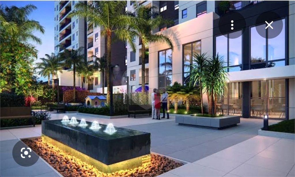 Apartamento todo reformado com 2 quartos e sacada no Jardim São Paulo 