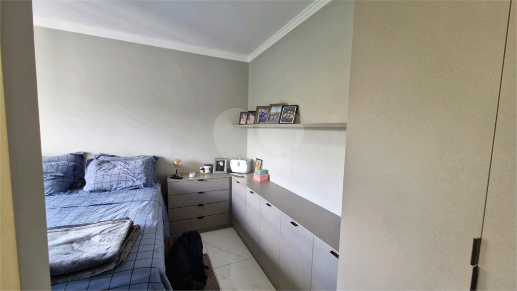 Apartamento todo reformado com 2 quartos e sacada no Jardim São Paulo 