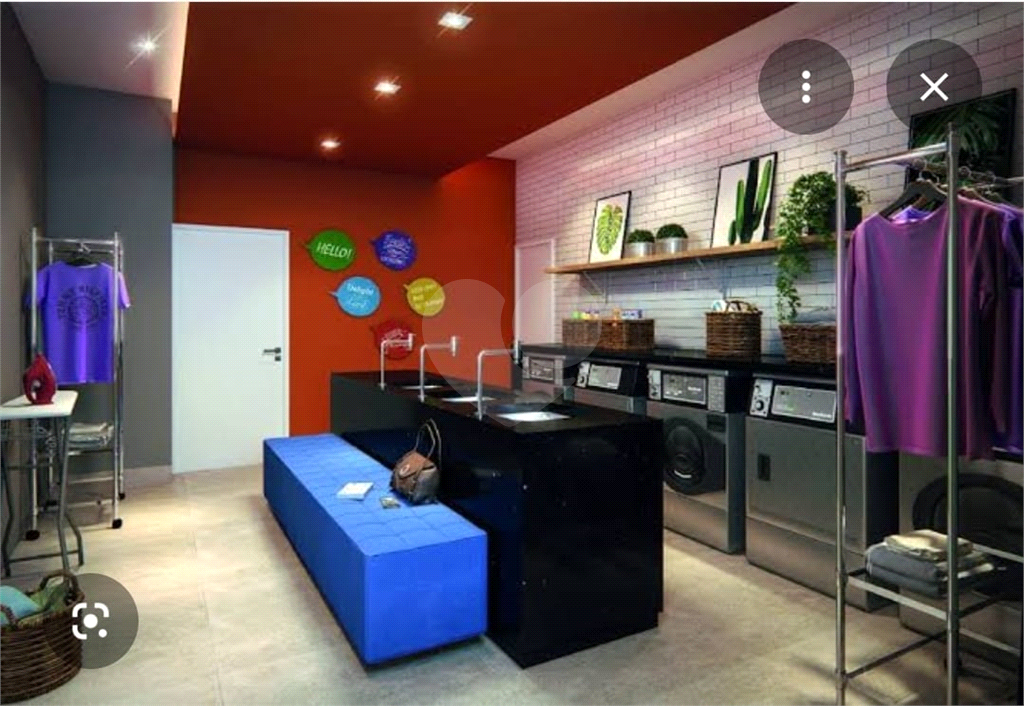 Apartamento todo reformado com 2 quartos e sacada no Jardim São Paulo 