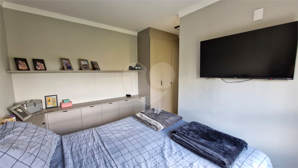 Apartamento todo reformado com 2 quartos e sacada no Jardim São Paulo 