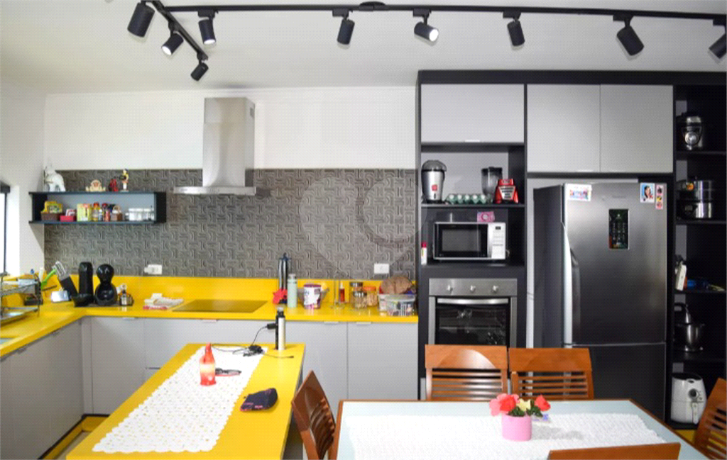 Casa - Vila Carrão - 4 Quartos - 6 Vagas - Locação / Aluguel