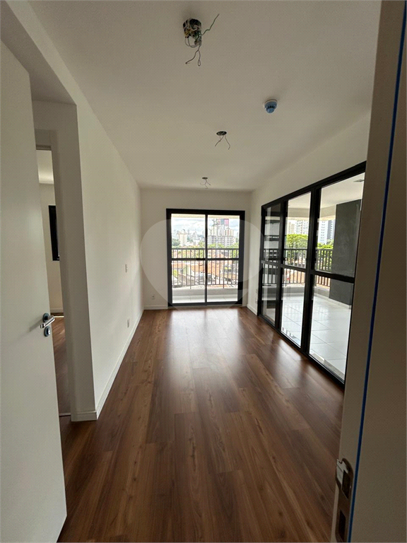 A 103m do Metrô Pinheiros | 41m² com Varanda | Prédio Novo com Lazer Completo
