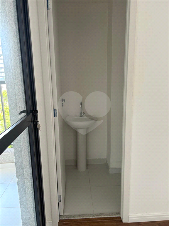 A 103m do Metrô Pinheiros | 41m² com Varanda | Prédio Novo com Lazer Completo