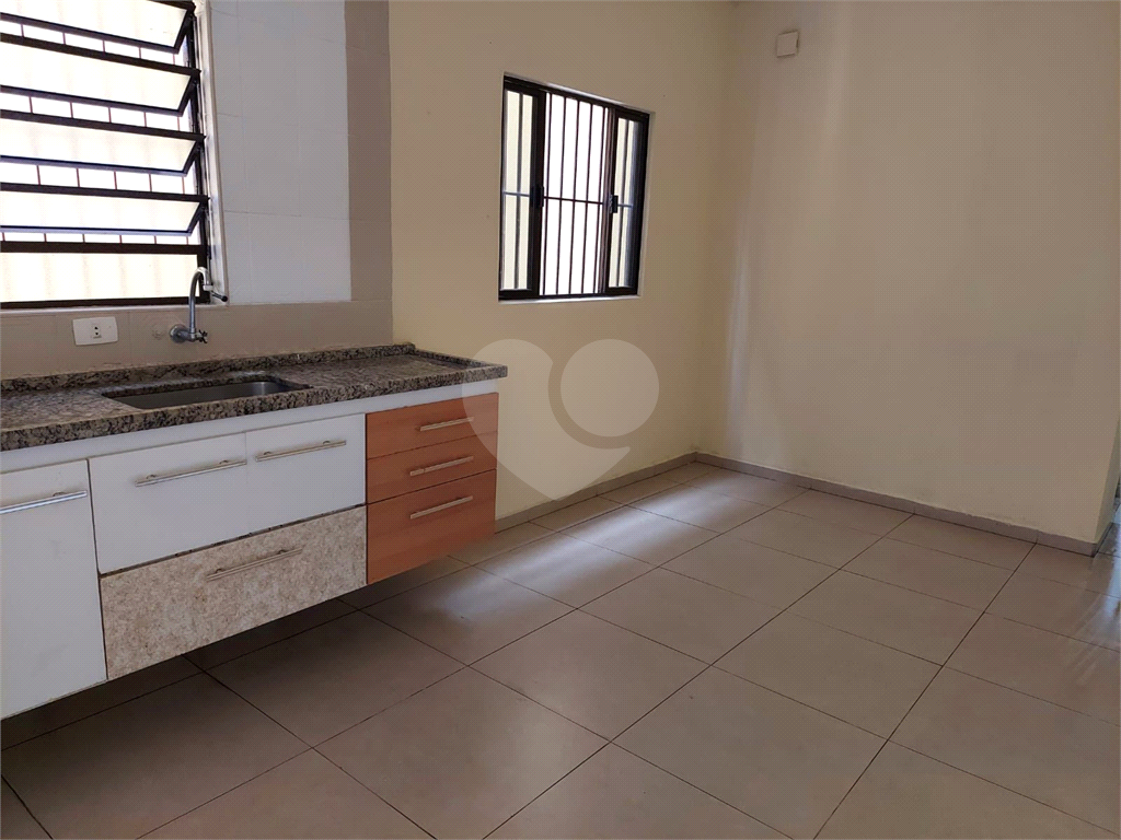 Sobrado Amplo com 3 Dorms (1 Suíte com Varanda) e 2 Vagas