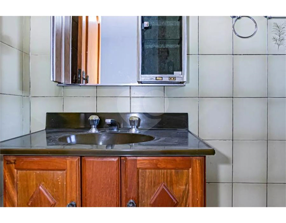 Casa de locação uma suíte e duas vagas Freguesia do O 