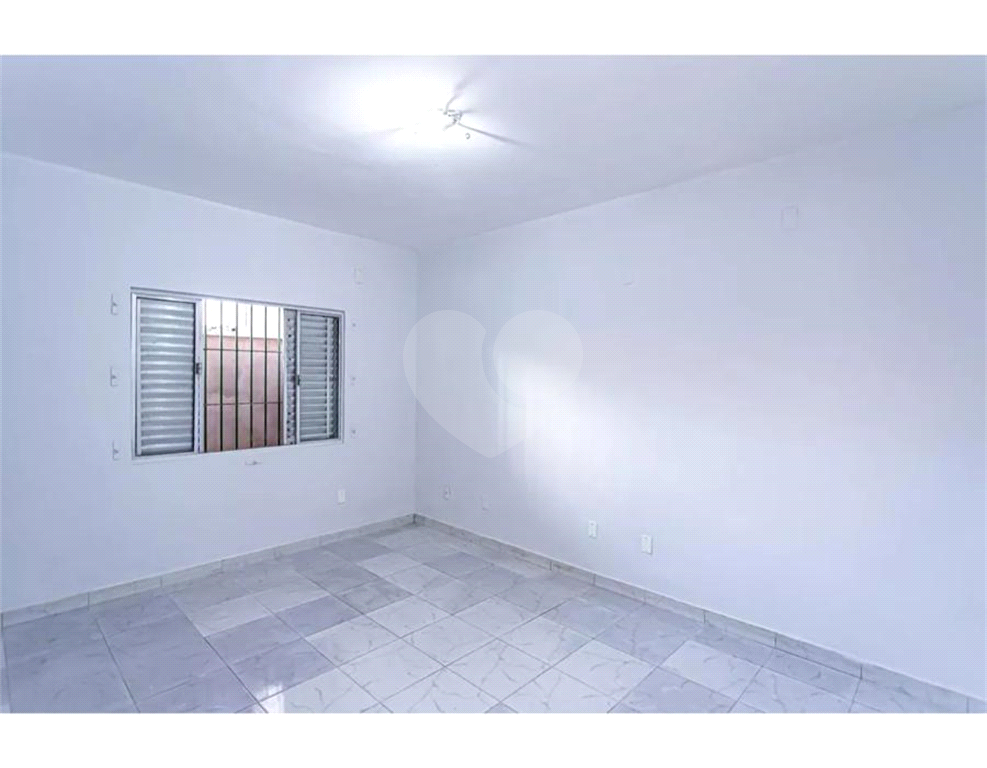 Casa de locação uma suíte e duas vagas Freguesia do O 