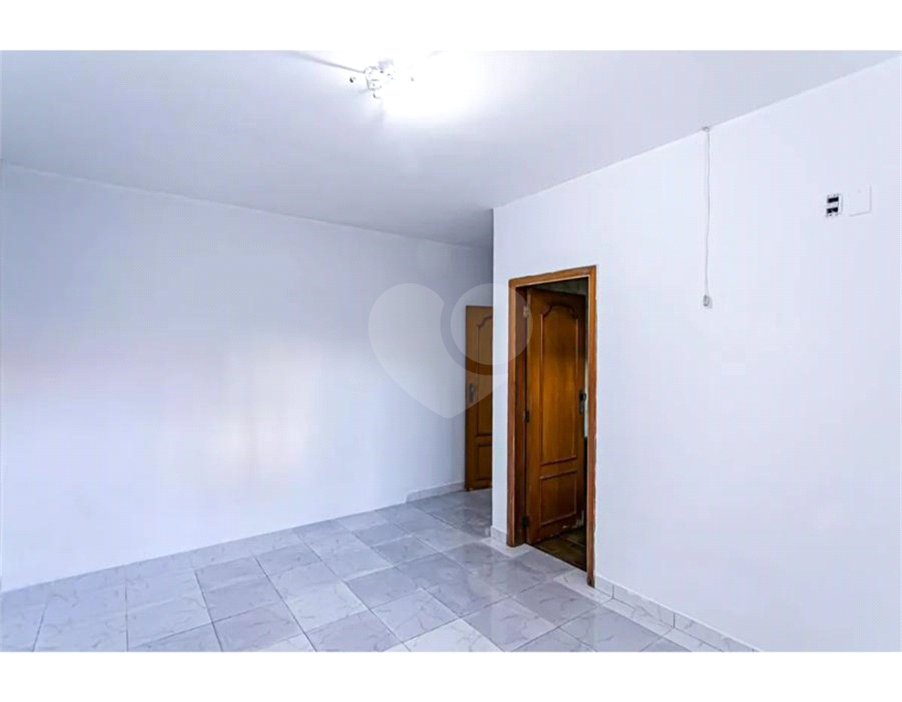 Casa de locação uma suíte e duas vagas Freguesia do O 