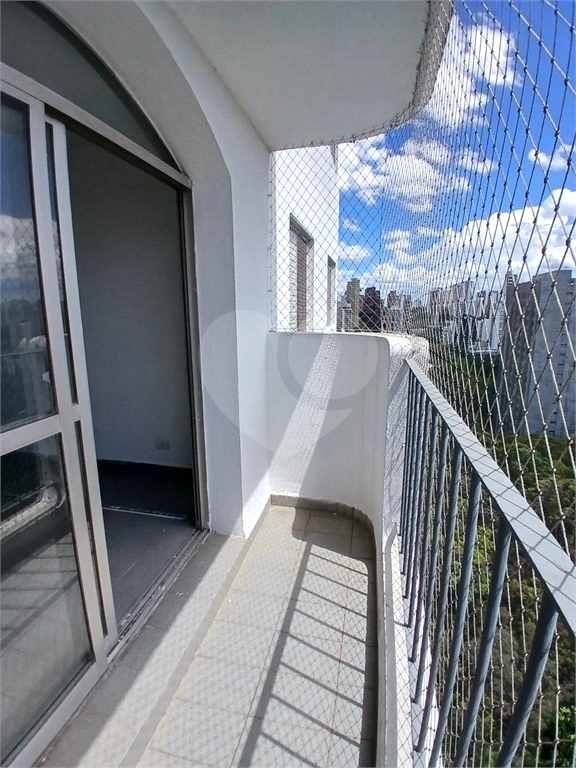 Apartamento de 73m2, 02 Dormitórios e 01 Vaga