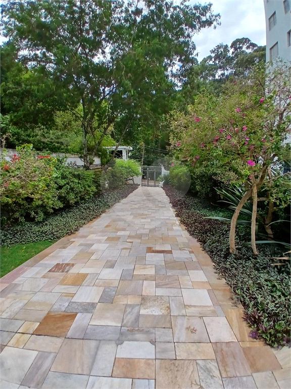 Apartamento de 73m2, 02 Dormitórios e 01 Vaga